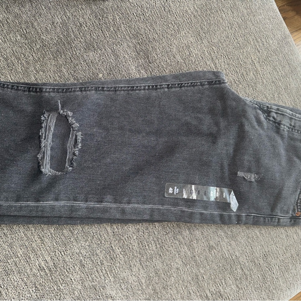 Aeropostale Women’s Distressed Gray Jeans